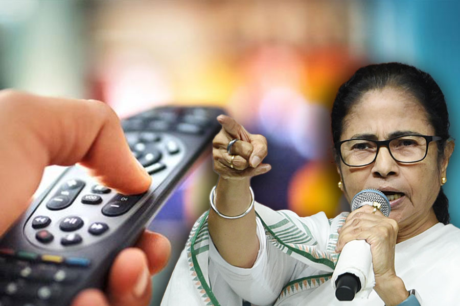 Chief Minister Mamata Banerjee criticised Centre\\\\\\\'s guidelines on cable TV