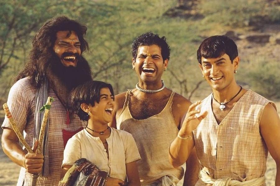 ২০০১ সালে প্রেক্ষাগৃহে মুক্তি পায় ‘লগান’। আমির খান অভিনীত এই ছবিটি জাতীয় স্তরের পাশাপাশি আন্তর্জাতিক স্তরেও প্রশংসা পায়। বলিপাড়া সূত্রে খবর, ‘লগান’ ছবিতে মুখ্যচরিত্রে অভিনয়ের জন্য আমির নন, শাহরুখ প্রথম পছন্দ ছিলেন ছবিনির্মাতাদের।