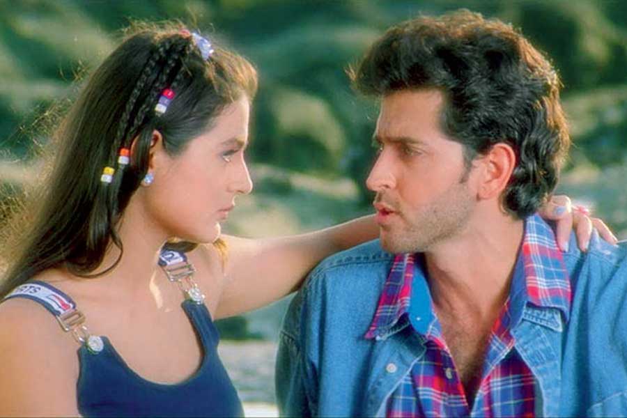 ২০০০ সালে রাকেশ রোশনের পরিচালনায় মুক্তি পায় ‘কহো না... প্যার হ্যায়’। এই ছবির মাধ্যমেই বলিপাড়ায় আত্মপ্রকাশ করেন রাকেশ-পুত্র হৃতিক রোশন।