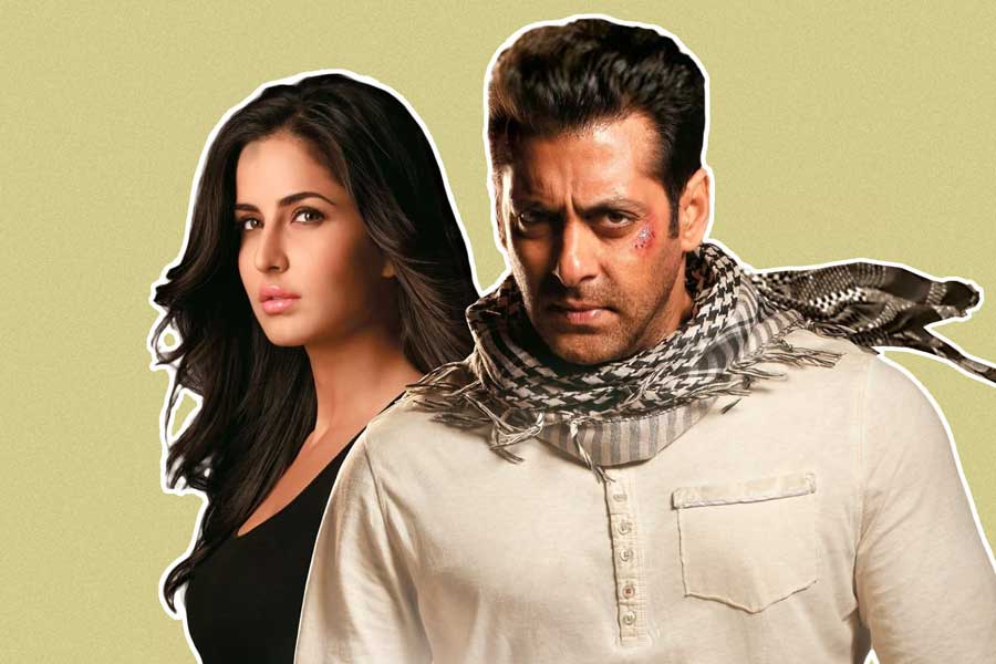 ২০১২ সালে কবীর খানের পরিচালনায় প্রেক্ষাগৃহে মুক্তি পায় ‘এক থা টাইগার’। এই ছবিতে মুখ্যচরিত্রে অভিনয়ের জন্য প্রথমে শাহরুখকে প্রস্তাব দেওয়া হয়। বলিপাড়া সূত্রে খবর, টাইগার চরিত্রে অভিনয়ের প্রস্তাব শাহরুখ খারিজ করলে সলমন খানের সঙ্গে দেখা করেন ছবিনির্মাতারা। পরে টাইগার চরিত্রে অভিনয় করে দর্শকের মনে জায়গা করে নেন সলমন।