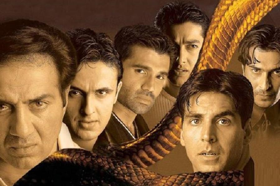 ২০০২ সালের অগস্ট মাসে মুক্তির পর ‘জানি দুশমন: এক আনোখি কহানি’ ছবিটি বক্স অফিসে মুখ থুবড়ে পড়ে। বলিপাড়া সূত্রে খবর, ছবিটি মুক্তির পর বক্স অফিস থেকে ১১ কোটি টাকা উপার্জন করে।