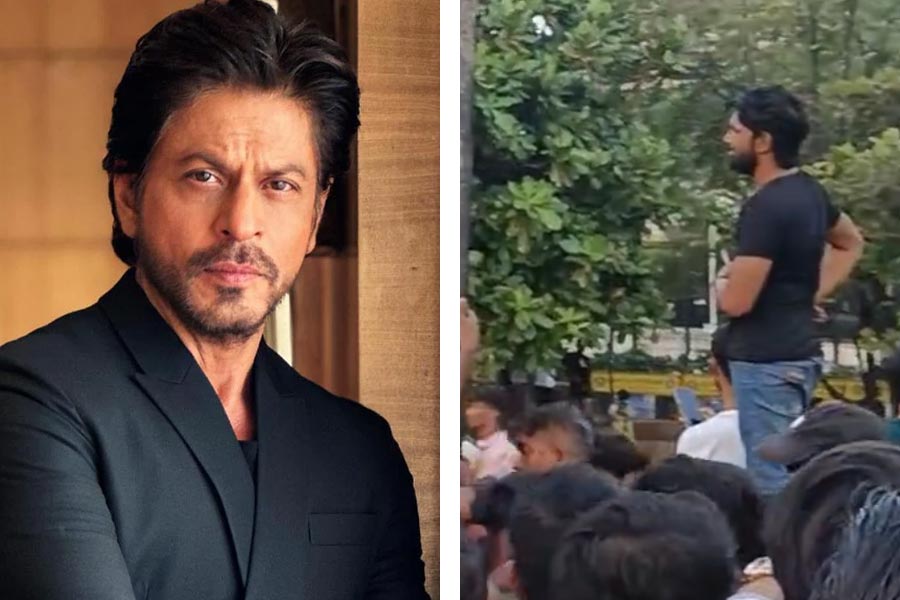 Shah Rukh Khan’s fans lathi-charged outside Mannat on actor’s 58th birthday