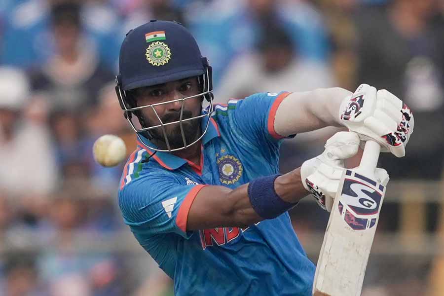 লোকেশ রাহুল প্রত্যাশা অনুযায়ী খেলতে পারেননি। ১৯ বলে তাঁর ব্যাট থেকে এসেছে ২১ রান। আনন্দবাজার অনলাইনের বিচারে তিনি ১০-এর মধ্যে পাচ্ছেন ৫।