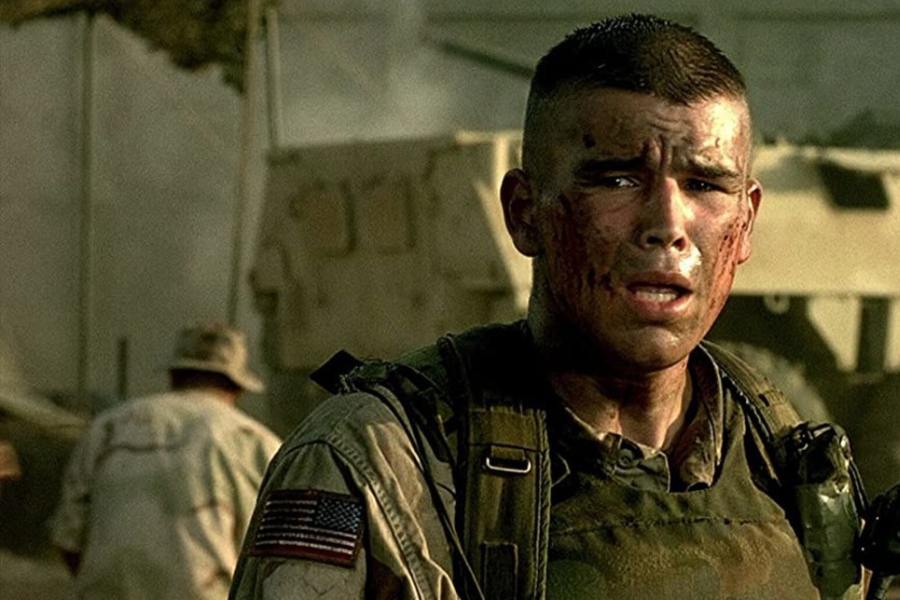 এই সময়কালে আমার-আপনার মনে উস্কে উঠতেই পারে সারা জীবনে দেখা বা অদেখা  যুদ্ধ-কেন্দ্রিক বিদেশি, এমনকি দেশি সিনেমার স্মৃতি।  তেমনই ১০টা ছবির কথা এই লেখায়। না দেখে থাকলে, যা অবশ্যই দেখবেন, আর দেখে থাকলে আবার করে দেখতে পারেন অধুনা নানান সমাজ মাধ্যমে!