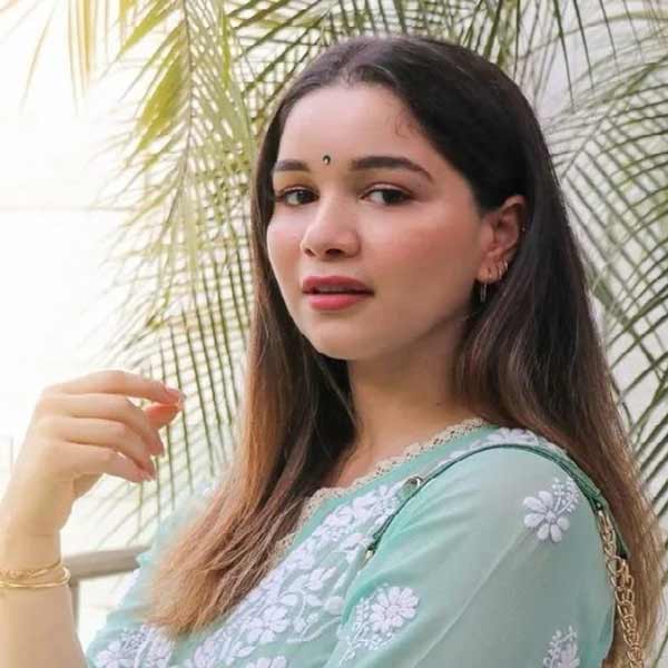 পরে সারা নিজেই এক্স (সাবেক টুইটার) হ্যান্ডলে একটি পোস্ট দেন। সেখানে লেখেন, ‘‘ভাল খেলেছ শুভমন গিল।’’ তাঁর একটি ছবিও পোস্ট করেন।