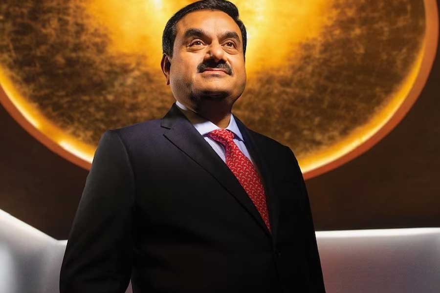 This billionaire of India named Arjun Menda is a self-made industrialist and has more wealth than infosis chief Narayan Mutrthy