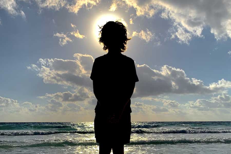 This billionaire of India named Arjun Menda is a self-made industrialist and has more wealth than infosis chief Narayan Mutrthy