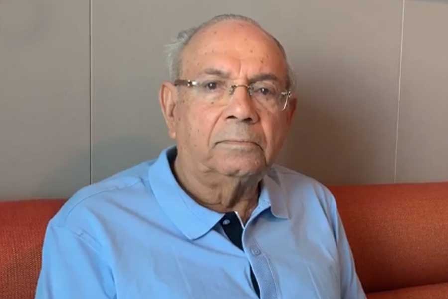 This billionaire of India named Arjun Menda is a self-made industrialist and has more wealth than infosis chief Narayan Mutrthy