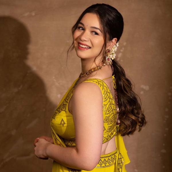 ভারত ফিল্ডিং করতে মাঠে নামলে বিরাট কোহলি এবং শুভমন পাশাপাশি দাঁড়িয়ে ফিল্ডিং করছিলেন। সে সময় শুভমনের উদ্দেশে দর্শক চিৎকার করে উঠে বলেন, ‘‘হমারি ভাবী কয়সি হো? সারা ভাবী জয়সি হো’’ (আমাদের বৌদি কেমন হবে? সারা বৌদির মতো হবে)। শুভমনের পাশে দাঁড়িয়ে থাকা বিরাট দর্শকদের দিকে ইশারা করে চুপ করার ইঙ্গিত করলে ‘সারা ভাবী’র পরিবর্তে শুভমনের নাম ধরে চিৎকার শুরু করেন দর্শক।