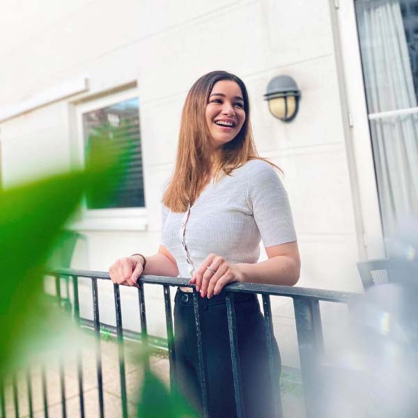 ২০২১ সালের ডিসেম্বর মাসে সারা তাঁর সমাজমাধ্যমের পাতায় একটি ভিডিয়ো পোস্ট করে ইঙ্গিত দেন যে, মডেলিংয়ে হাতেখড়ি করছেন তিনি।