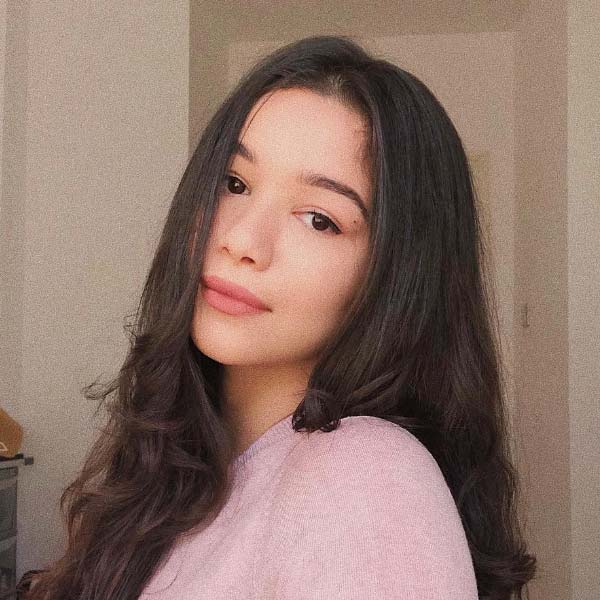 শিল্পপতি মুকেশ অম্বানীর পুত্র অনন্ত অম্বানীর সঙ্গেও নাম জড়িয়ে পড়ে সারার। যদিও এই বিষয়ে দু’জনের কেউই মুখ খোলেননি।