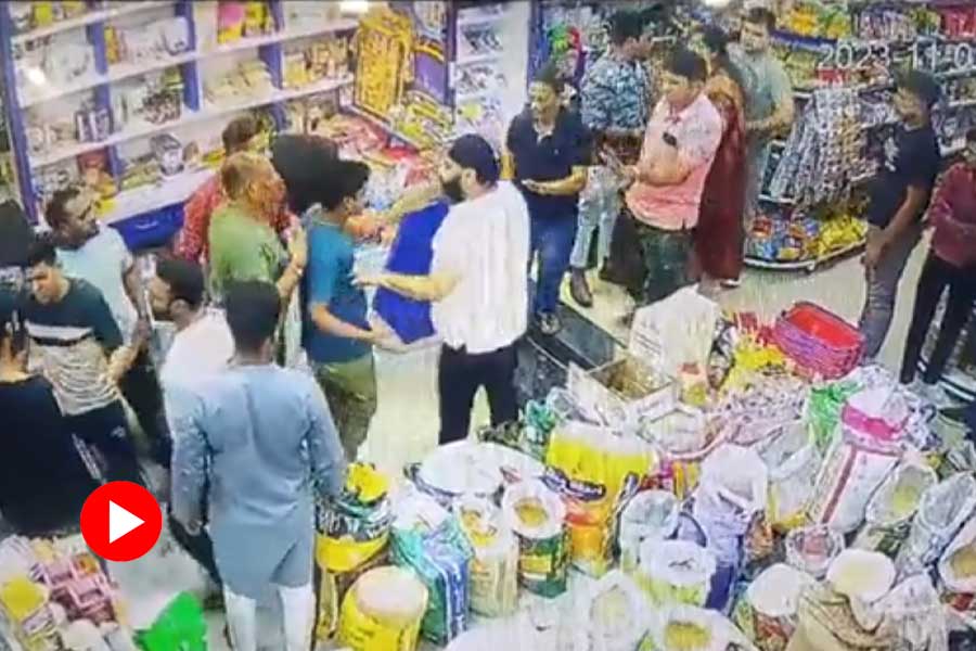 Video of couple beaten by group of men inside supermarket in MP goes viral