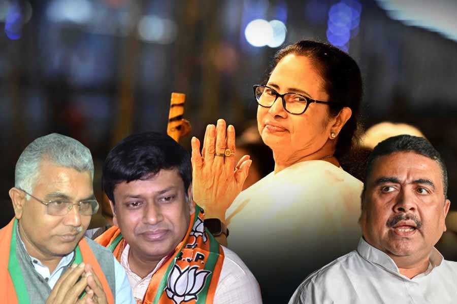 BJP leaders Sukant Majumder and Dilip Ghosh are invited to Chief Minister Mamata Banerjee\\\\\\\\\\\\\\\\\\\\\\\\\\\\\\\'s Bijoy Sammelan, Suvendu Adhikari is not invited.