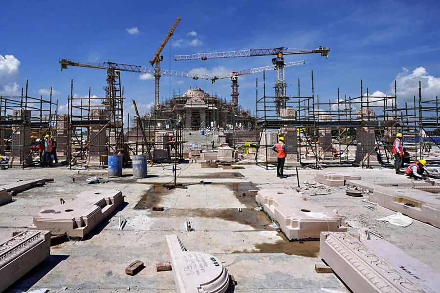 আগামী ২২ জানুয়ারি, মকর সংক্রান্তির ঠিক এক সপ্তাহ পরে, অযোধ্যার রামমন্দিরে রামের বিগ্রহ প্রতিষ্ঠার দিন।  