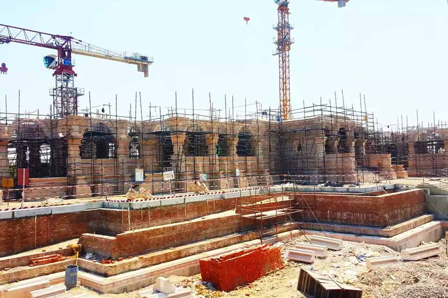 ওই দিনই অস্থায়ী মন্দির থেকে শিশু রামের মূর্তিকে নিয়ে আসার কথা মূল মন্দিরে।