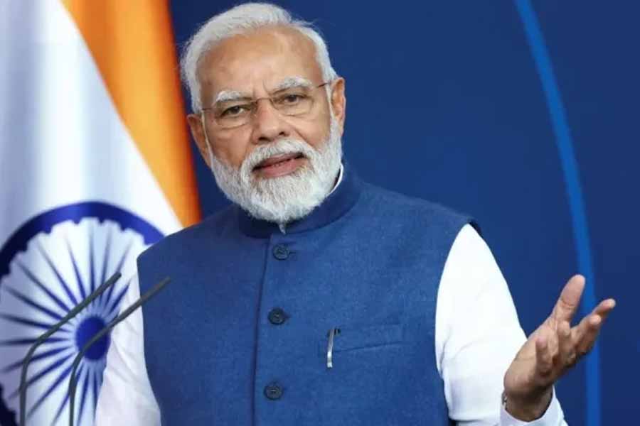 মন্দির কর্তৃপক্ষের প্রস্তাবে রাজি হলে ওই আধ কিলোমিটার রাস্তা পায়ে হেঁটে আসতে হবে প্রধানমন্ত্রীকে।