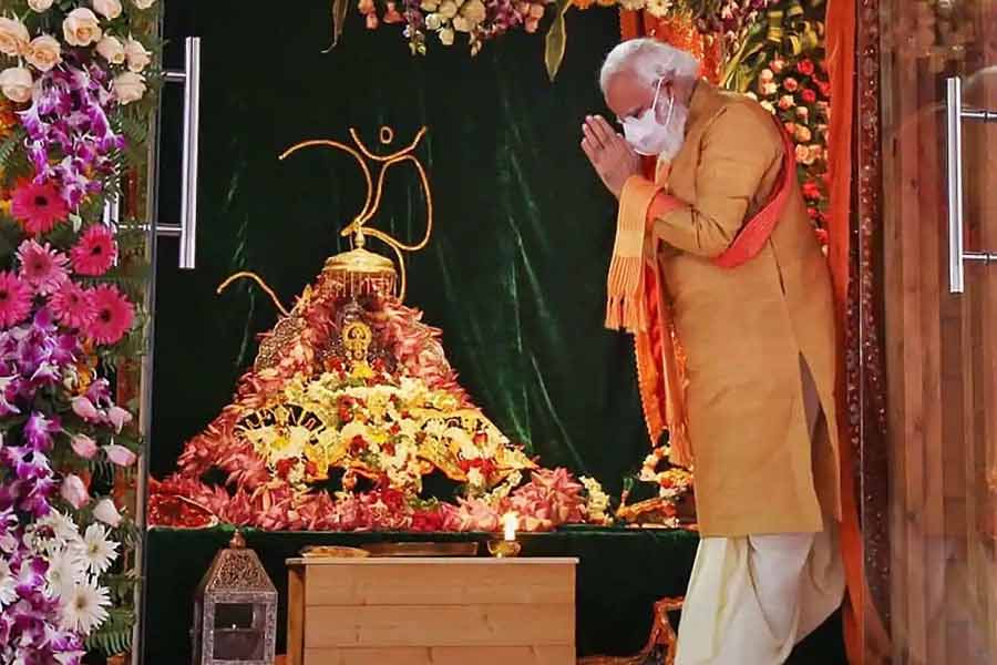 এর পরের দিনগুলিতেও মূর্তি নিয়ে বিভিন্ন ধর্মীয় আচার-অনুষ্ঠান পালন করার পর ২২ জানুয়ারি বৈদিক মতে পুজো এবং প্রার্থনা-সহ প্রাণপ্রতিষ্ঠার পুজো হবে।