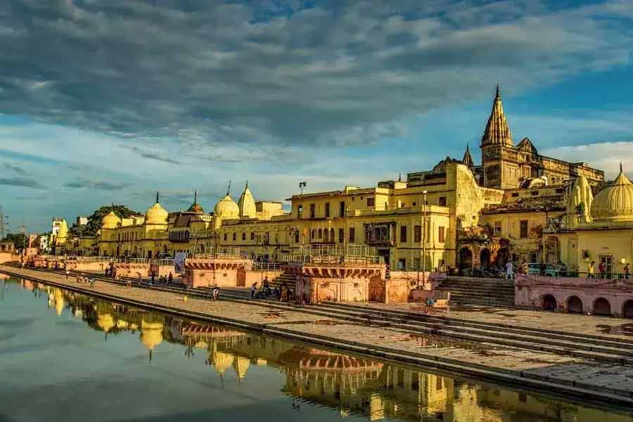 এ ছাড়া ওই অনুষ্ঠানে উপস্থিত থাকার জন্য আমন্ত্রণ যাবে ৮০০০ অতিথির কাছে। যার মধ্যে ৩৫০০ জন দেশের বিভিন্ন সন্ন্যাসী এবং বিভিন্ন মঠ মন্দিরের প্রধান পদাধিকারী। বাকিদের মধ্যে থাকবেন দেশের বিভিন্ন ক্ষেত্রের বিশিষ্টজনেরা।