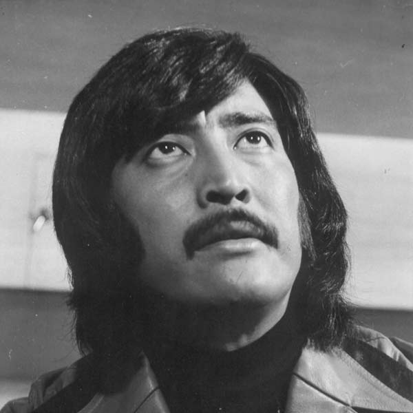 চিত্রনাট্যের খসড়া অনুযায়ী ‘ধর্মাত্মা’ ছবিতে দ্বিতীয় অভিনেতা হিসাবে অভিনয়ের কথা ছিল ড্যানির। কানাঘুষো শোনা যায়, ‘ধর্মাত্মা’ ছবিতে একটি গুরুত্বপূর্ণ চরিত্রে অভিনয়ও করেছিলেন ড্যানি। কিন্তু মুক্তির পর তাঁর অভিনীত প্রায় সব দৃশ্য ছবি থেকে বাদ পড়ে।