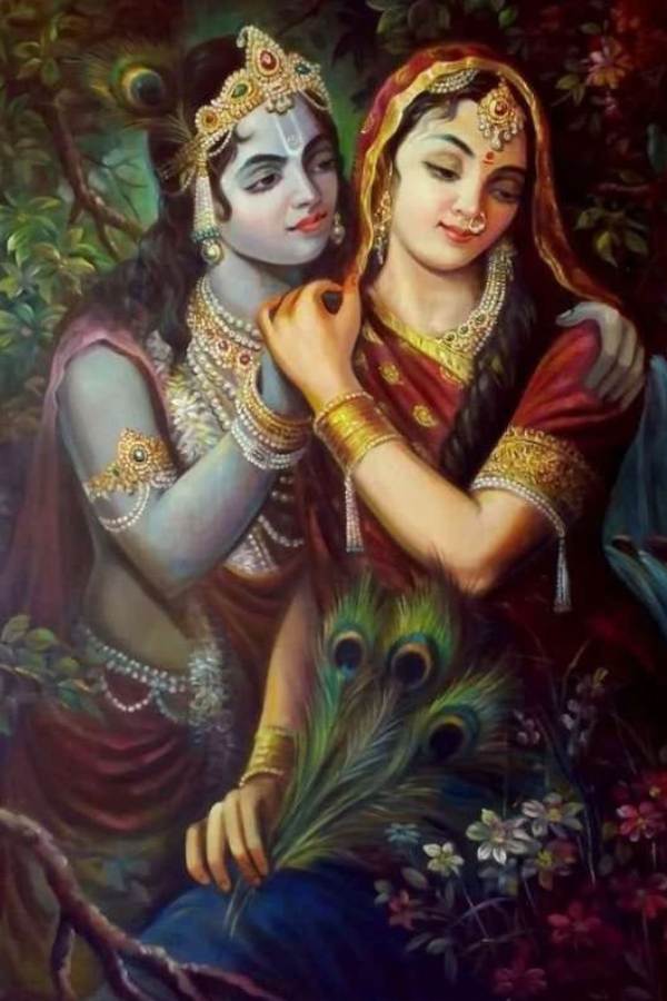 ক্যাঁচ করে একটা মৃদু আওয়াজ পেলেন এবার। পিছনের দরজাটা আলতো আর্তনাদ করে উঠল যেন।  আর দেরি করলেন না জটিলা। বোন কুটিলার ঘরে এসে ডেকে তুললেন তাঁকে। 