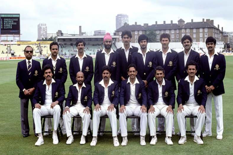 আচ্ছা, আবেগের রঙিন চশমা সরিয়ে নিষ্ঠুর বাস্তবের চোখের জরিপে বলুন তো, তিরাশির বিশ্বকাপ চ্যাম্পিয়ন কপিলদেবের ভারত কিংবা ২০১১ বিশ্বকাপ চ্যাম্পিয়ন মহেন্দ্র সিংহ ধোনির ভারতের থেকেও চলতি বিশ্বকাপে রোহিতের ভারতীয় দলে ক'জন খেলোয়াড় ঢুকতে পারতেন?