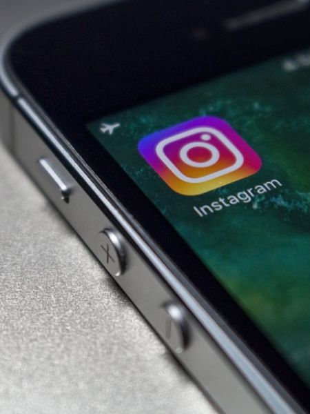Woman lost more than one lakh after clicking an ad on Instagram dgtl