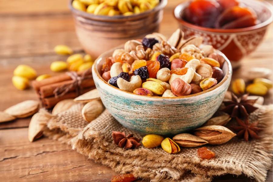 Here are some simple tips to make dry fruits at home.