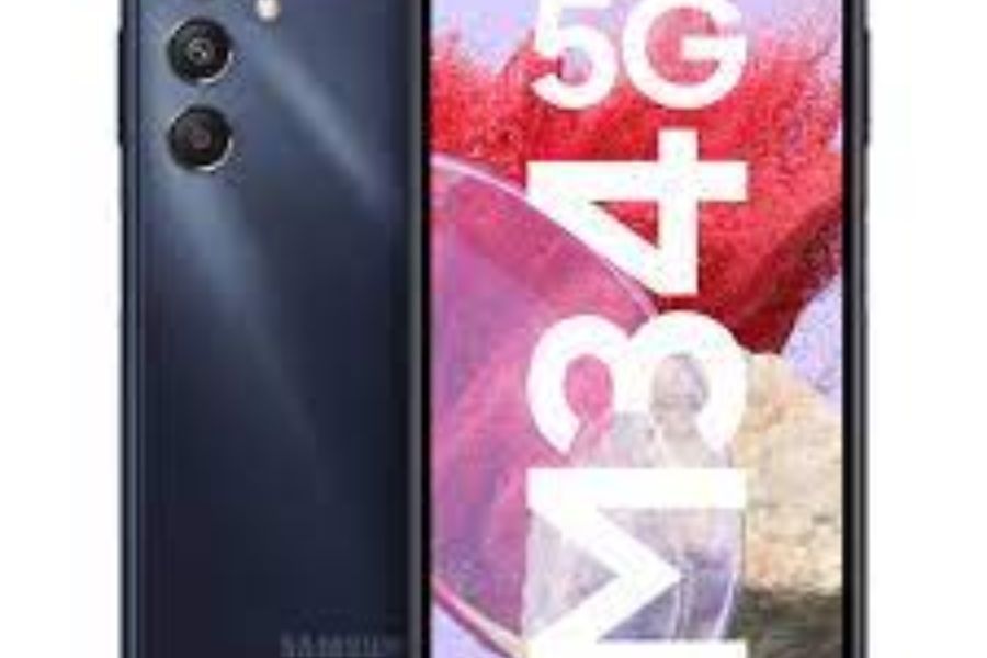 স্যামসাং এম ৩৪: এই ফোনটি বাজারে এসেছে খুব বেশিদিন হয়নি। অ্যামোলেট ডিসপ্লে। ৬০০০ এমএএইচ ব্যাটারি। ৬ জিবি র্যাম ও ১২৮ জিবি ফোনের স্টোরেজ। চার প্রজন্ম পর্যন্ত ওএস আপডেট। অর্থাৎ অ্যান্ড্রয়েড ১৭ পর্যন্ত আপডেট পাওয়া যাবে। ৫০ মেগাপিক্সেল ক্যামেরা।  ৫জি নেটওয়ার্ক কানেকশনের সঙ্গে পাওয়া যাচ্ছে। লঞ্চ করার সময় দাম ছিল ২৪ হাজার ৪৯৯।  বিভিন্ন ই-কমার্স সাইটে এই মোবাইলের অফারের দাম রাখা হয়েছে ১৬ থেকে ১৭ হাজারের মধ্যে। এছাড়াও বিভিন্ন অফার যোগ করলে দাম অনেকটাই নেমে আসবে।