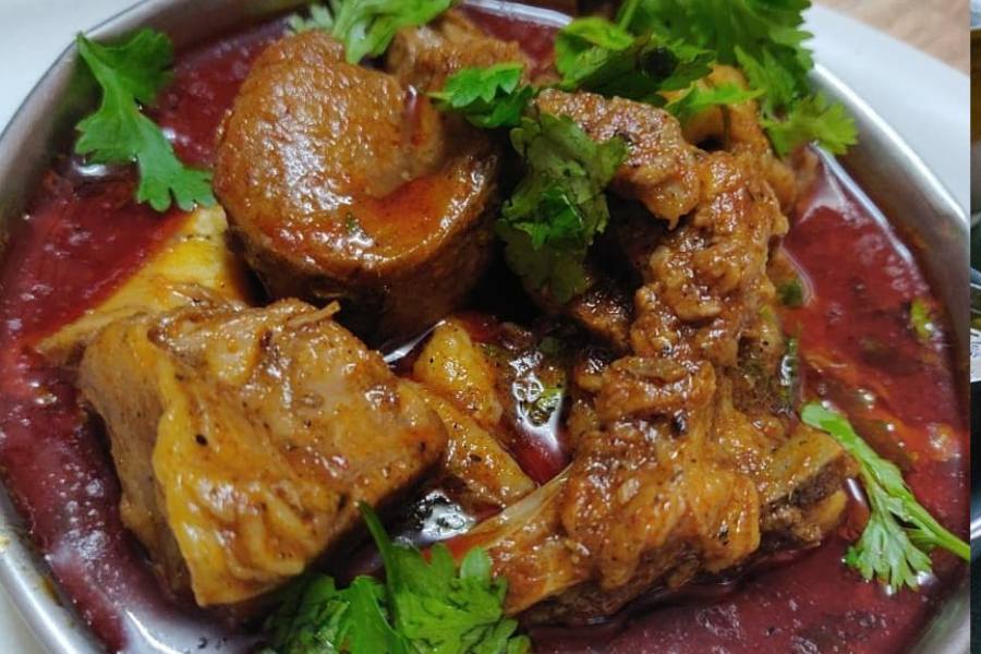 কাল রবিবার। ইডেনে ভারতের খেলা আর জমিয়ে খাওয়া দাওয়া। ব্যস আর কী চাই বলুন তো? তার মধ্যে এখন আবার পুজোর মরসুম। তাই জমাটি খানা না হলে চলে না। বলি কী, এই রবিবারের দুপুরটায় বাড়িতেই কাটান। সঙ্গে মেনুতে ভাতের সঙ্গে রাখুন এই সব পদ। 