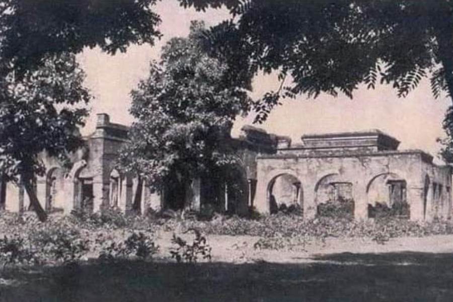 এর বহু বছর পর,  হালে "কালচারাল হেরিটেজ ট্রাস্ট" এর নজরে আসে বিষয়টি এবং এক টানা ১৪ বছর ধরে সংস্কার করে মন্দিরের টেরাকোটা প্লেটগুলি পুনঃস্থাপিত করে মন্দিরটিকে বাঁচানো হয়। চাইলে আজও গিয়ে দর্শন করে আসতে পারেন সেই মা এবং মন্দিরকে। এমন অপরূপ টেরাকোটার কাজ এবং জোড় বাংলা মন্দির স্থাপত্যশৈলী সত্যিই দুর্লভ! 