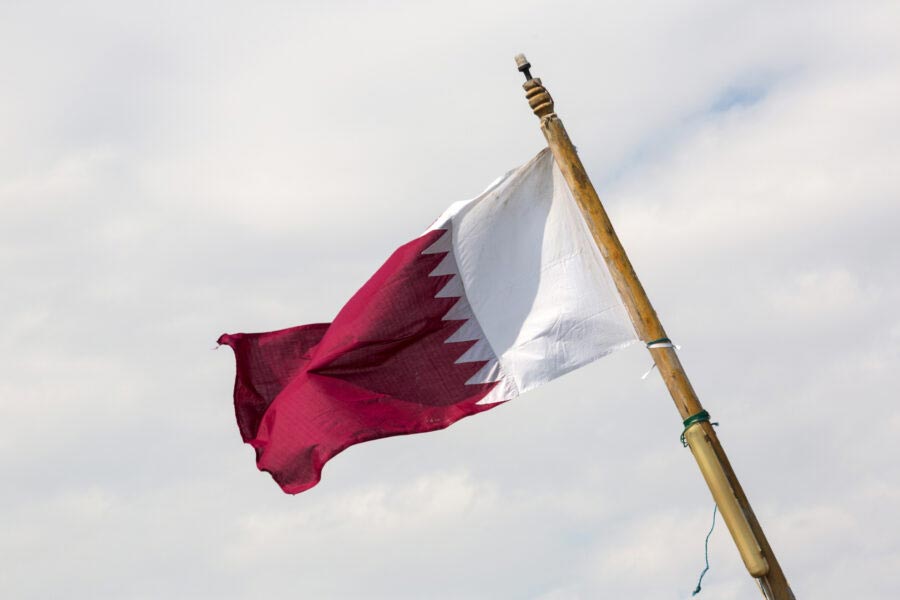 দু’জনকে ছেড়ে দেওয়া হলেও আট ভারতীয়কে মুক্তি দেয়নি কাতার। বরং সময়ের সঙ্গে সঙ্গে আরও জটিল হয়েছে আইনি পদ্ধতি। বার বার তাঁদের জামিনের আবেদন খারিজ হয়ে গিয়েছে।