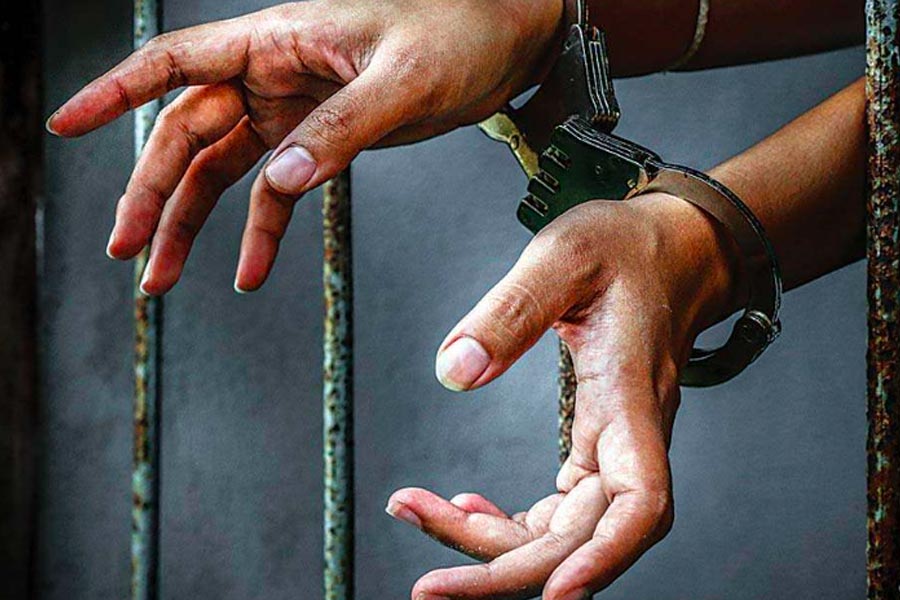 বিদেশে ভারতীয় নাগরিকের মৃত্যুদণ্ডের সাজা পাওয়া এই প্রথম নয়। এর আগে যত বারই দেশের গণ্ডির বাইরে ভারতীয় কেউ সাজা পেয়েছেন, তাঁদের উদ্ধার করতে ঝাঁপিয়েছে ভারত সরকার। ঠেকানো হয়েছে মৃত্যু।