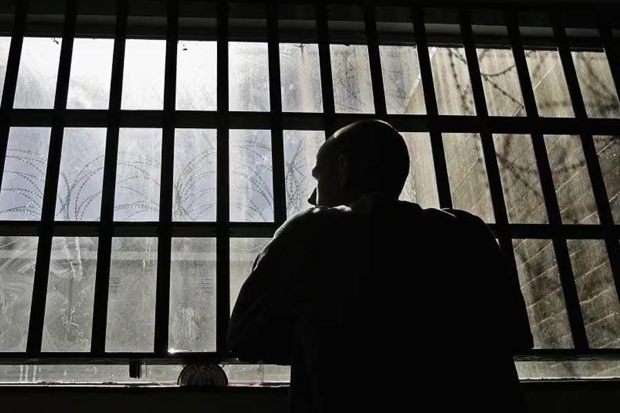 এই পুরনো মামলাটির দৃষ্টান্ত কাতারের সামনে তুলে ধরতে পারে ভারত। তার মাধ্যমেই চাওয়া হতে পারে সাজা লাঘবের নির্দেশ।