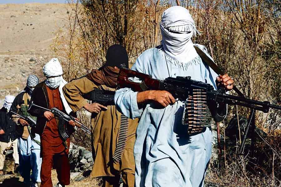 গত বছর আমেরিকা কাবুলে ড্রোন হামলা চালিয়ে হত্যা করে আল-কায়দা নেতা আয়মান আল জওয়াহিরিকে। আফগানিস্তান মনে করে, পাকিস্তানি ঘাঁটিকে ব্যবহার করে ওই ড্রোন উড়িয়েছিল আফগানিস্তান।