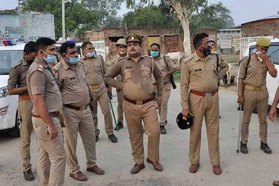 আট কোটি মূল্যের জমি। ভুয়ো বিয়ে। এক বিধায়ক এবং একটি খুন। উত্তরপ্রদেশের লখনউয়ের এই হত্যাকাহিনি চমকে দিয়েছে পুলিশকেও।