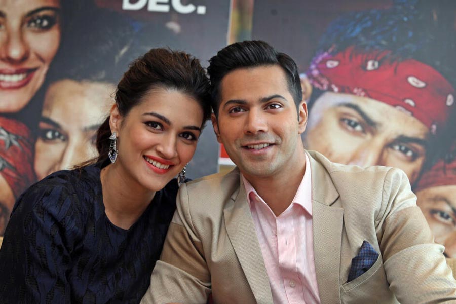 বরুণের দাবি, ‘দিলওয়ালে’ ছবিতে তাঁর চরিত্র সঠিক ভাবে ফুটে ওঠেনি। তাই ছবিতে অভিনয়ের পর ভাল লাগেনি তাঁর। যদিও ‘দিলওয়ালে’ ছবির প্রচারে গিয়ে কটাক্ষের শিকার হন অভিনেতা।