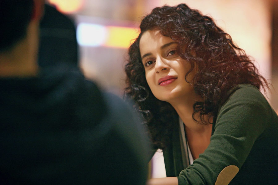 বলি অভিনেত্রী কঙ্গনা রানাউত এক পুরনো সাক্ষাৎকারে জানান, কর্ণ জোহরের ছবিতে অভিনয় করে তিনি কেরিয়ারের ঝুলিতে সবচেয়ে ফ্লপ ছবি যোগ করেছেন। ২০১৪ সালে কর্ণ জোহরের প্রযোজনায় প্রেক্ষাগৃহে মুক্তি পায় ‘উঙলি’ ছবিটি। এই ছবিতে কঙ্গনা ছাড়াও ইমরান হাশমি, রণদীপ হুডা, সঞ্জয় দত্ত, নেহা ধুপিয়া এবং অঙ্গদ বেদীর মতো তারকারা অভিনয় করেন।