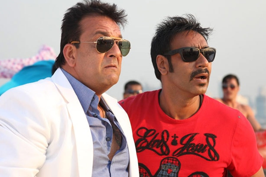 সাক্ষাৎকারে অজয় বলেন, ‘‘এক ধরনের অশালীনতা ছড়িয়ে ছিল ‘রাসকল্স’ ছবি জুড়ে। আমি অভিনয় করে একদমই মজা পায়নি। সিদ্ধান্ত নিয়েছি এর পর আর এই ধরনের ছবিতে কাজ করব না।’’