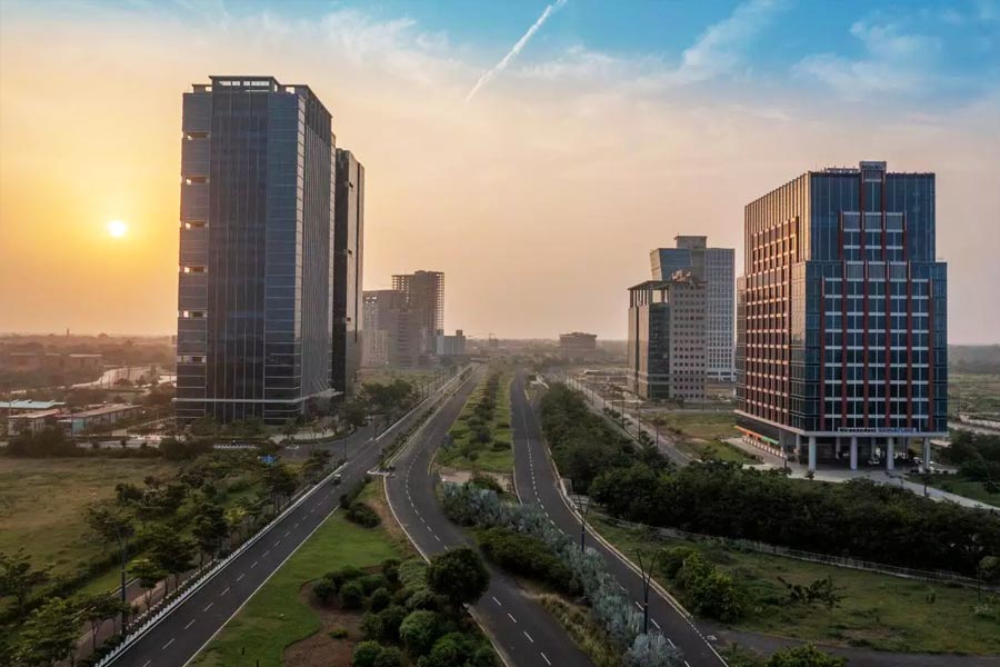 All you need to know about Gujarat’s first twisted commercial building curv