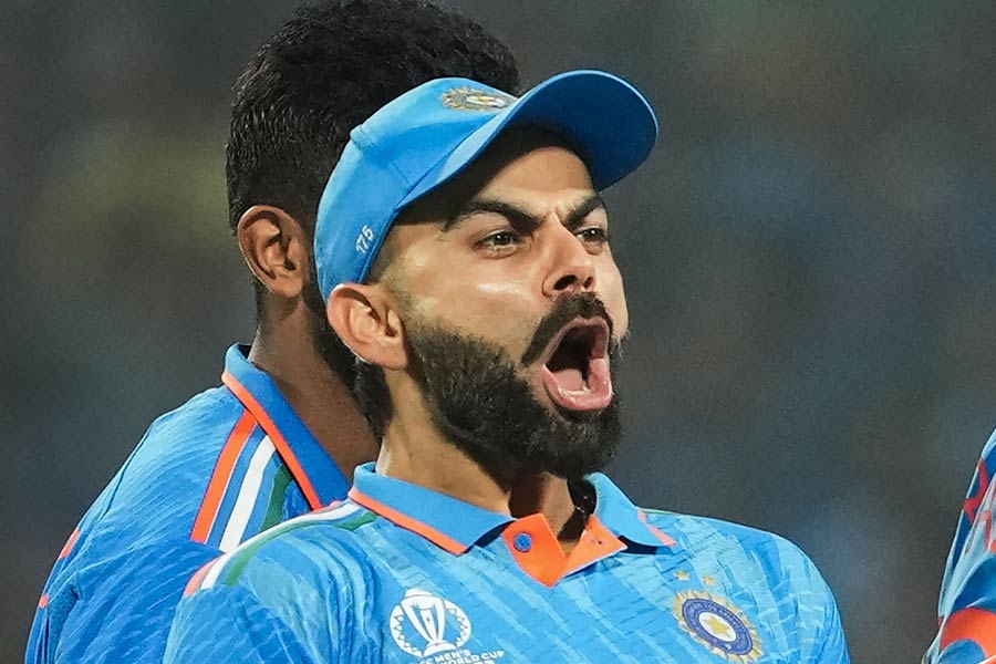 How much Virat Kohli spend on hair cutting and who does it
