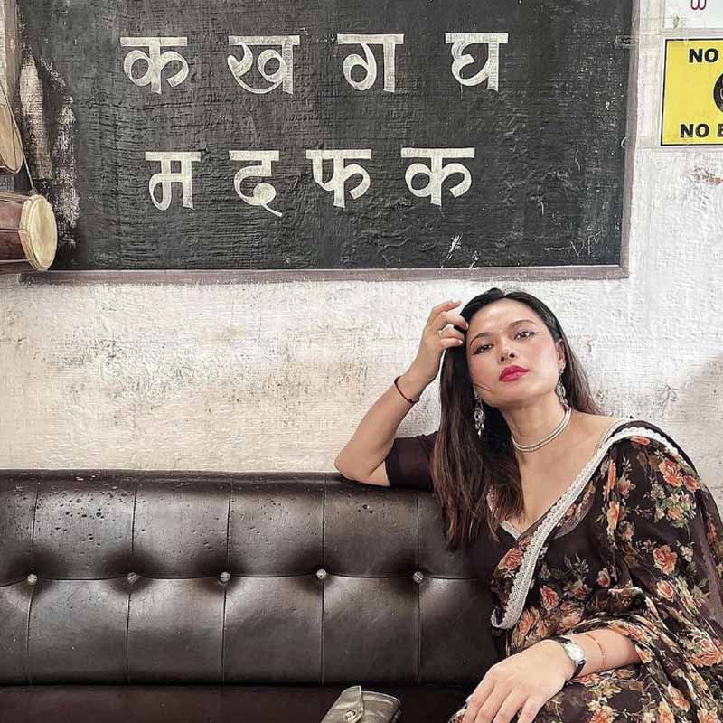 ২০১২ সালে ছোট পর্দার একটি রিয়্যালিটি শোয়ে অংশগ্রহণ করেন লিন। সেই শোয়ে তাঁকে সুইমস্যুট পরে দেখা যায়। তার পরেই লিনকে ঘিরে বিতর্ক শুরু হয়। তিনিই মণিপুরের প্রথম মডেল যাঁকে খোলামেলা পোশাক পরতে দেখা গিয়েছে। মণিপুরের কোনও মহিলাই নাকি এই ধরনের পোশাক পরেন না। বংশমর্যাদা নষ্ট করছেন লিন, এমন মন্তব্যও করেছিলেন অনেকে।