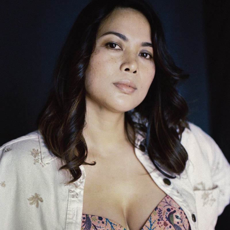 ২০১৭ সালে গয়না প্রস্তুতকারী নিজস্ব একটি সংস্থা গড়ে তোলেন লিন। এক পুরনো সাক্ষাৎকারে লিন জানিয়েছিলেন, নিজের হাতে প্রথমে মায়ের জন্য গয়না তৈরি করেছিলেন। লিনের মা-ই প্রথম তাঁকে গয়না তৈরির ব্যবসায় উৎসাহ দিয়েছিলেন বলে জানান অভিনেত্রী।