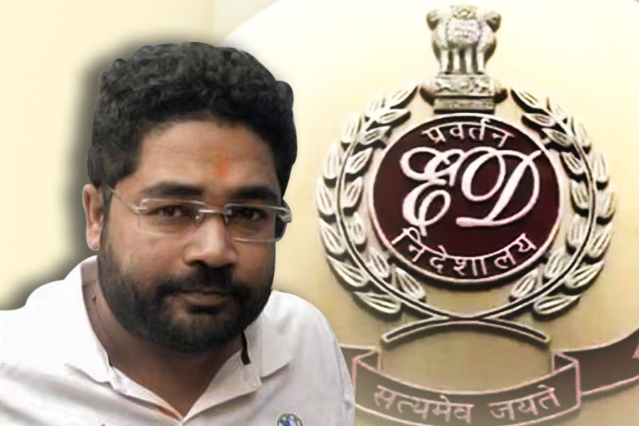 Enforcement Directorate started searching operation in the same apartment where Kuntal Ghosh used to stay
