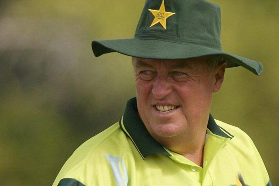 চার বছর পরে ২০০৭ সালে ওয়েস্ট ইন্ডিজে হওয়া বিশ্বকাপও বিতর্ক থেকে দূরে থাকতে পারেনি। আয়ারল্যান্ডের মতো দলের কাছে হেরে যায় পাকিস্তান। বিতর্ক শুরু হয় তার পরের দিন। পাকিস্তান দল যে হোটেলে ছিল, সেখানকার ঘরে পাওয়া যায় কোচ বব উলমারের মৃতদেহ। জামাইকার পুলিশ খুনের মামলা রুজু করে। প্রায় সব ক্রিকেটার এবং কর্তাদের জেরা করা হয়। সেই মৃত্যুরহস্যের আজও কিনারা হয়নি। ‘স্বাভাবিক মৃত্যু’ বলে অনেক পরে বিবৃতি জারি করে পুলিশ।