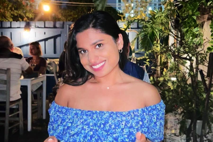 এমনকি সাহসী ‘কনটেন্ট’ অর্থাৎ বিষয়বস্তু নিয়ে কাজ করেন বলেই নেটদুনিয়ায় জ়ারার পরিচিতি আরও বেশি।