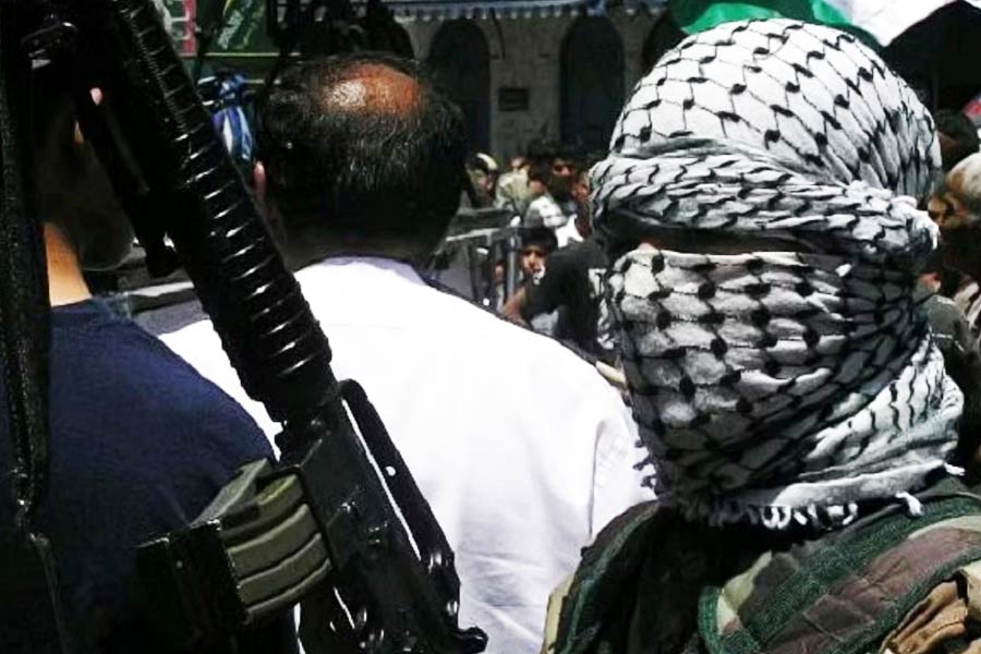 বালুচিস্তান প্রদেশে বাড়তে থাকা সমস্যা পাক বাহিনীর দ্বিতীয় ‘কাঁটা’। ওই এলাকায় সেনা-বিরোধী বিদ্রোহ দমন করা বাহিনীর সামনে অন্যতম বড় চ্যালেঞ্জ হয়ে দাঁড়িয়েছে।