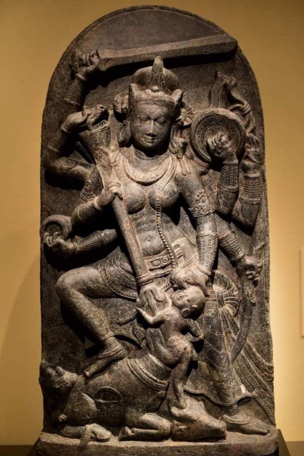 মূর্তিটি যে কত প্রাচীন,  তার কোনও লিখিত তথ্য পাওয়া যায় না! মূর্তির গঠনশৈলী, বিন্যাস, আভরণ দেবতাগণের উপস্থিতি দেখে অনুমান করা হয় মূর্তিটি পাল-সেন যুগের সমসাময়িক। পাল যুগের পাথরের তৈরি মূর্তিগুলির সঙ্গে এর গঠনগত সাদৃশ্য আছে! সেই হিসাবে অন্তত সহস্র বছরের প্রাচীন এই মূর্তি। 