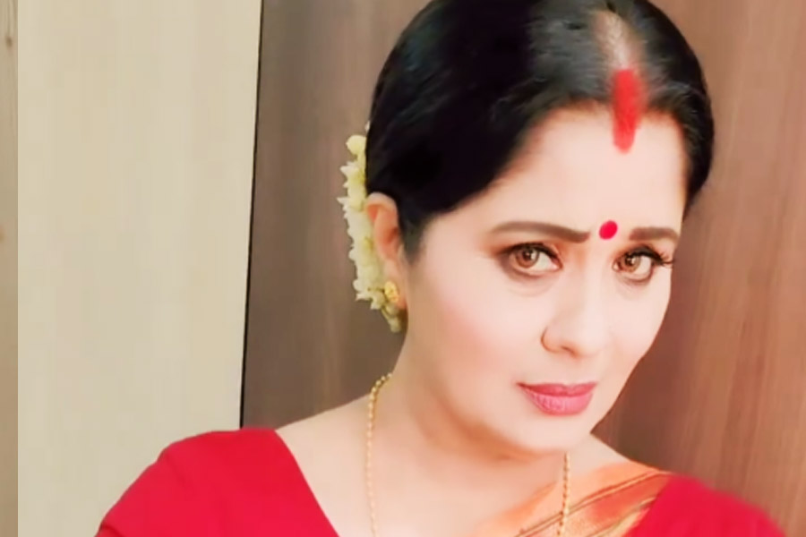 Veteran bollywood actress Sudha Chandran reveals nobody offers her films