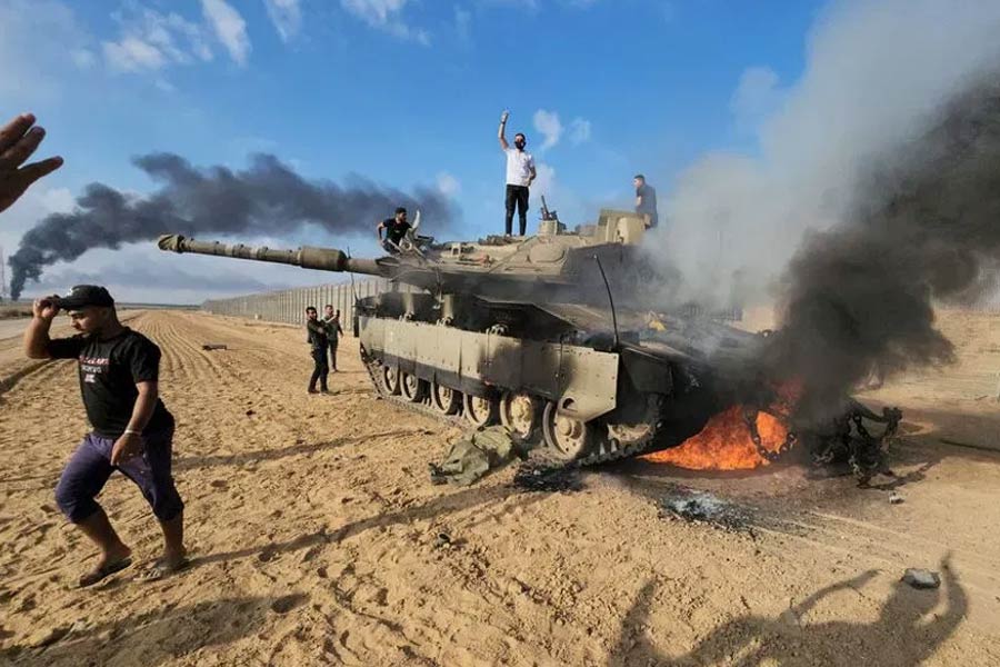 America sends a Guided Missile Submarine to West Asia to prevent other counties from Joining Israel-Hamas War