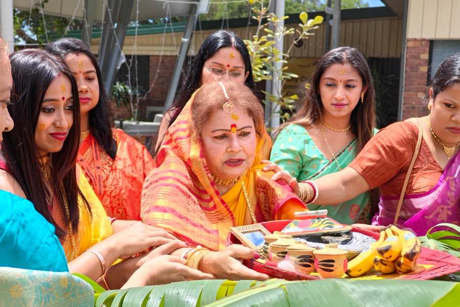 চলতি বছর প্রথম দিনে দেবীবরণ থেকে সপ্তমীর পুজো, সবটাই হয়।